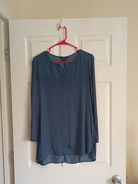 Vera Wang Blue Long-Sleeve V-Neck Tunic Top